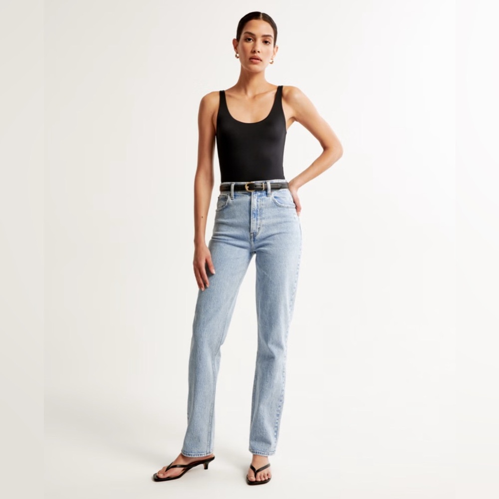 Abercrombie Ultra High Rise 90s Straight Jean
